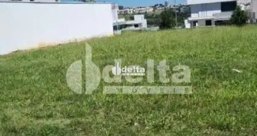 Terreno em condomínio disponível para venda no bairro granja marileusa em uberlândia-mg