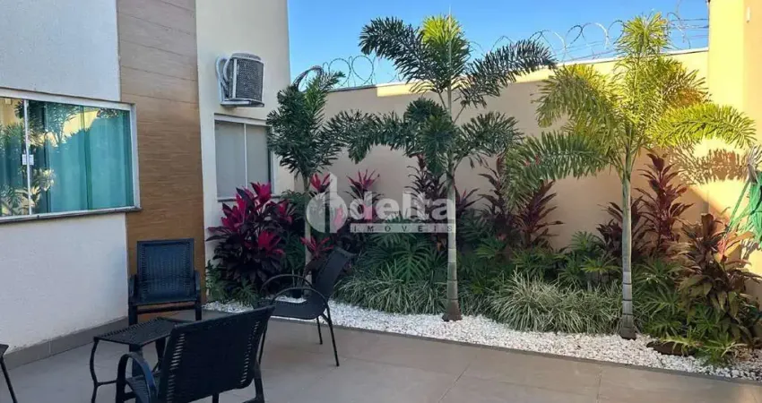 Casa com 3 quartos à venda no Dona Zulmira, Uberlândia