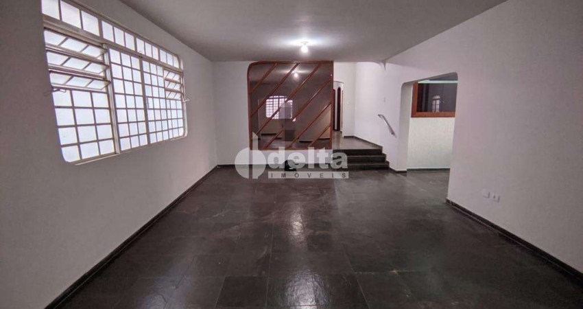 Casa com 3 quartos à venda no Vigilato Pereira, Uberlândia 