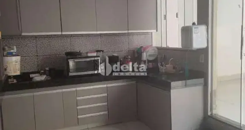 Casa residencial disponível para venda no bairro nova uberlândia em uberlândia-mg