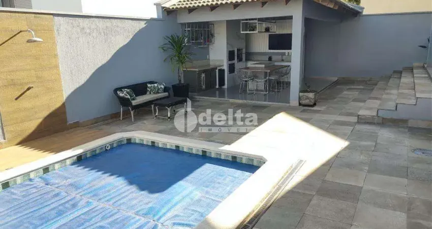 Casa no condomínio Gavea Hill 2 disponível para venda em Uberlândia-MG