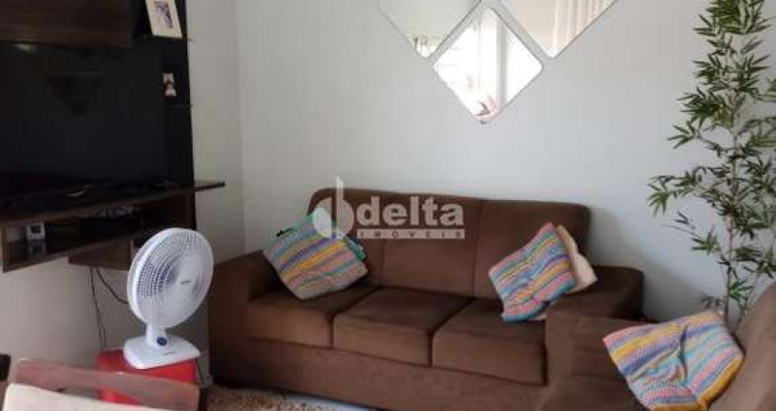 Casa residencial disponível para venda no bairro Lídice em Uberlândia-MG