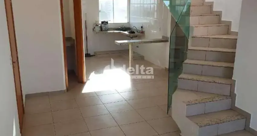 Cobertura  disponível para venda no bairro Santa Mônica em Uberlândia-MG