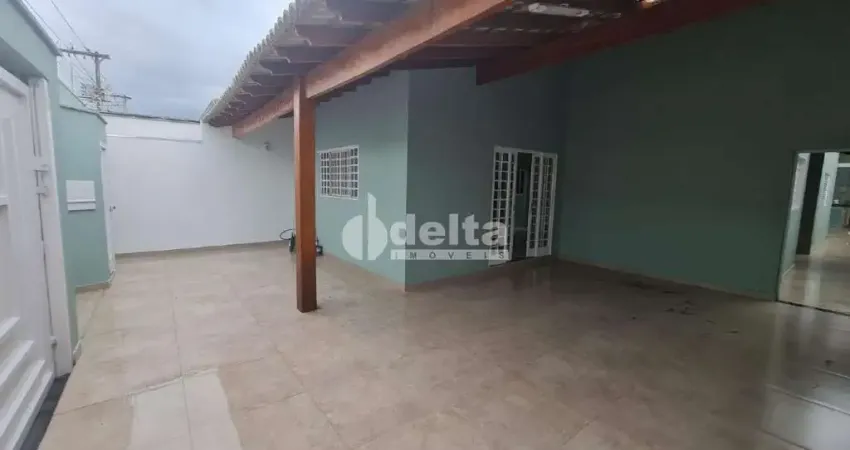 Casa residencial disponível para venda no bairro Vigilato Pereira em Uberlândia-MG