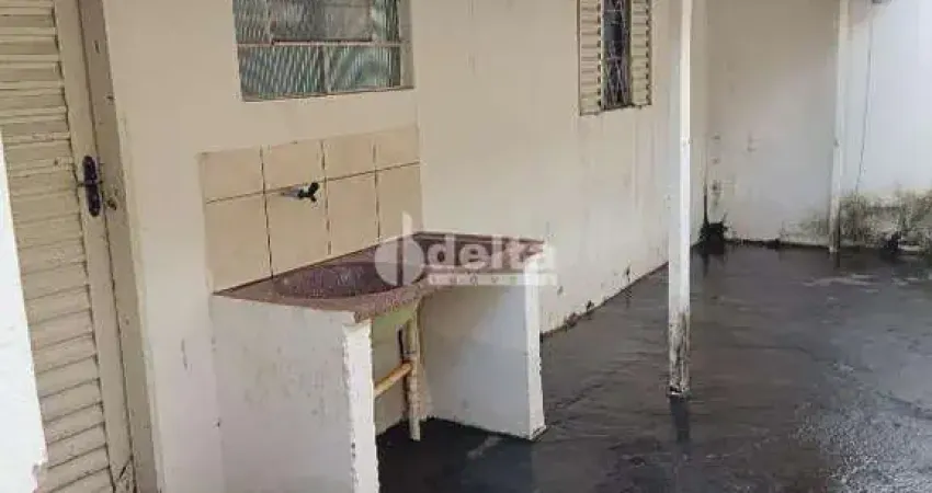 Casa Residencial disponível para Venda no bairro Santa Mônica em Uberlândia-MG