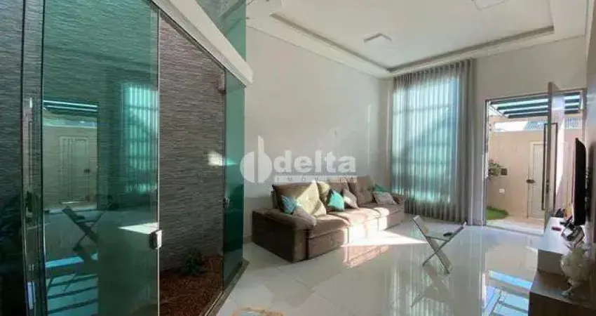 Casa residencial disponível para venda no bairro Jardim Inconfidência em Uberlândia-MG