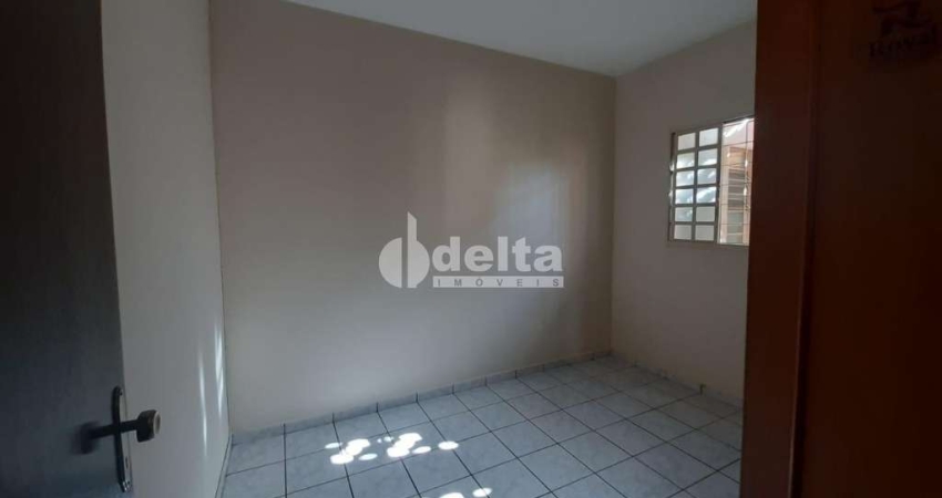Casa residencial disponível para venda no bairro Jardim Finotti em Uberlândia-MG