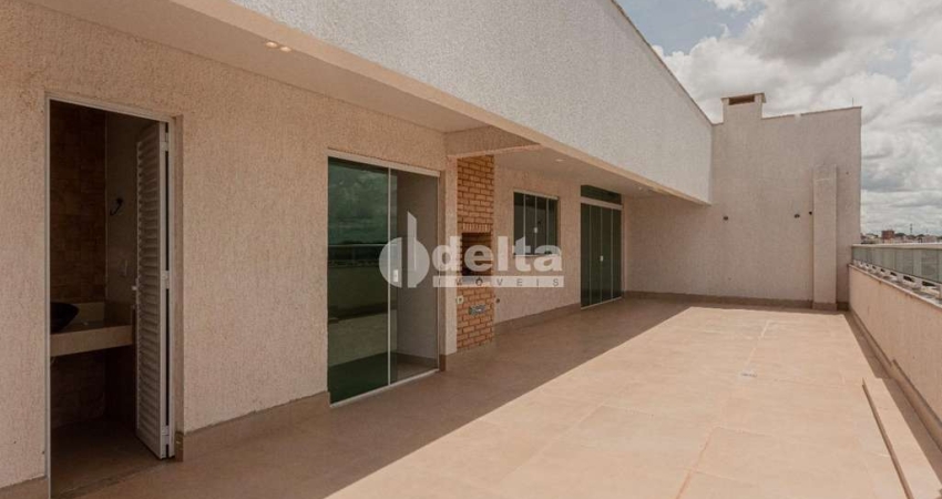 Cobertura disponível para venda no bairro Lagoinha em Uberlândia-MG