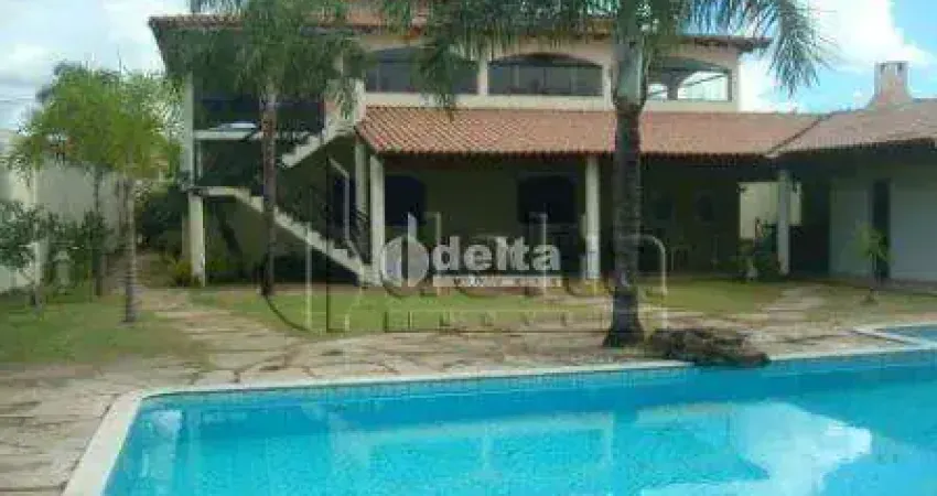 Casa residencial disponível para venda no bairro Morada da Colina em Uberlândia-MG.