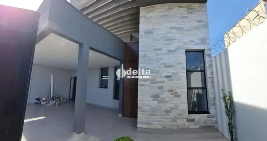 Casa residencial disponível para venda no bairro Alto Umuarama em Uberlândia-MG