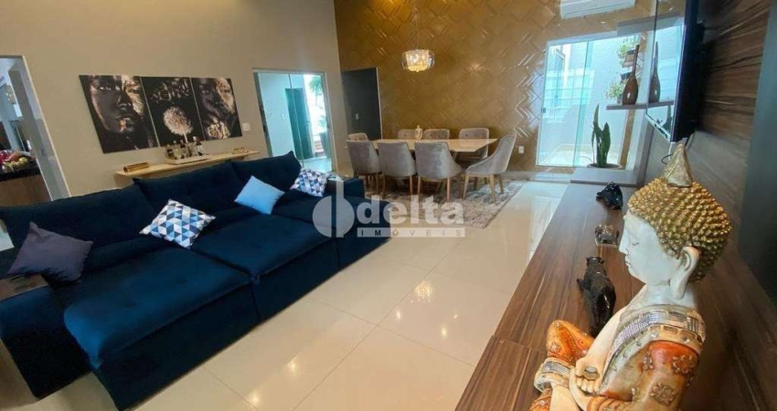 Casa residencial disponível para venda no bairro Bosque dos Buritis em Uberlândia-MG