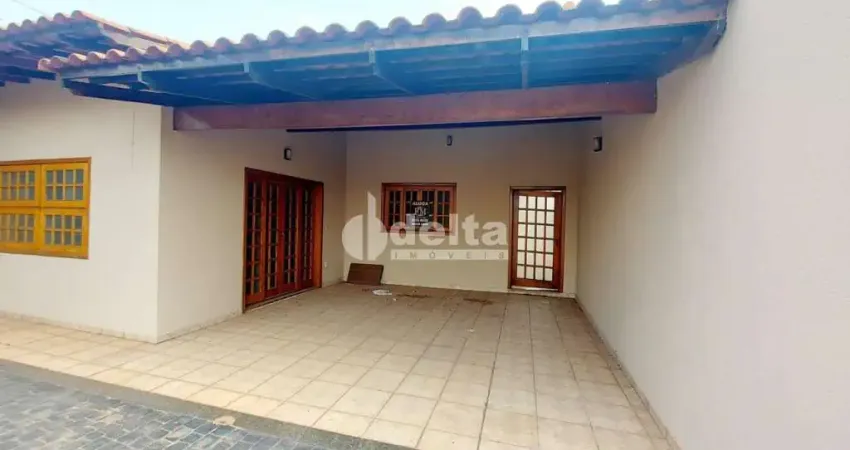 Casa residencial disponível para locação e venda no bairro umuarama em uberlândia-mg
