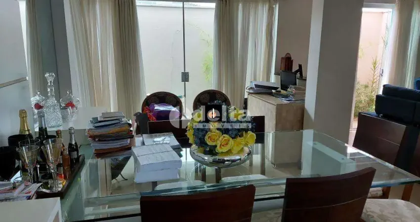 Casa no condomínio royal park disponível para venda em uberlândia-mg