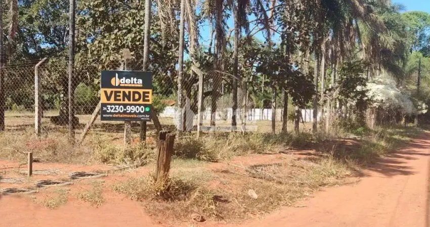 Chácara Residencial disponível para Venda no bairro Chácara Panorama em Uberlândia-MG