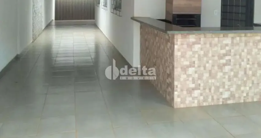 Casa com 3 quartos à venda no Jardim Europa, Uberlândia 
