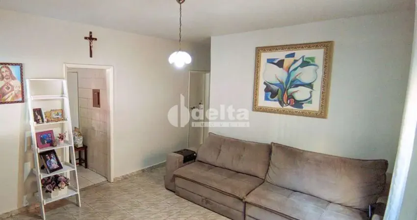 Casa residencial disponível para venda no bairro santa mônica em uberlândia-mg.