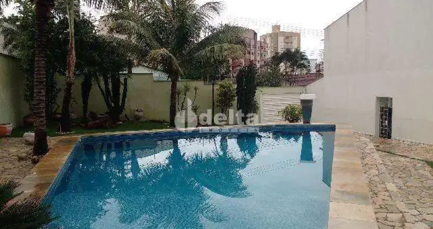 Casa residencial disponível para venda no bairro Saraiva em Uberlândia-MG.