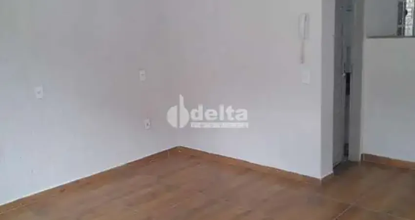 Casa residencial  disponível para venda no bairro Santa Mônica em Uberlândia-MG