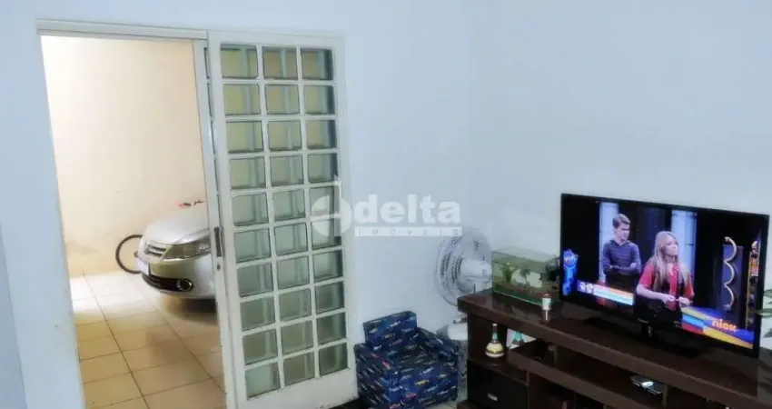 Casa com 3 quartos à venda no Jardim das Palmeiras, Uberlândia