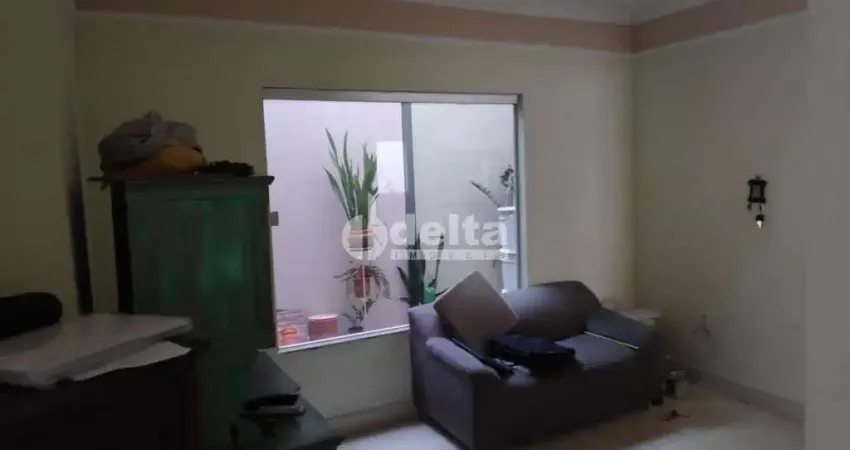 Casa residencial disponível para venda no bairro Jardim Europa em Uberlândia - MG