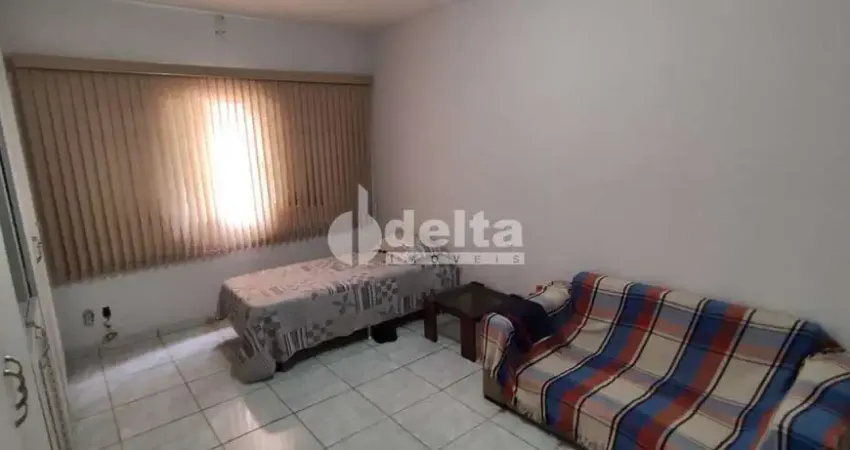 Casa residencial disponível para venda no bairro Martins em Uberlândia-MG