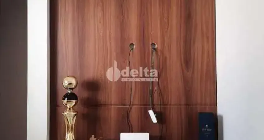 Casa residencial disponível para venda no bairro Vida Nova em Uberlândia-MG
