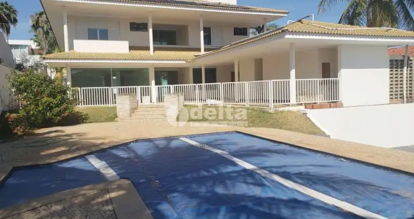 Casa residencial disponível para venda no bairro Morada da Colina em Uberlândia-MG.
