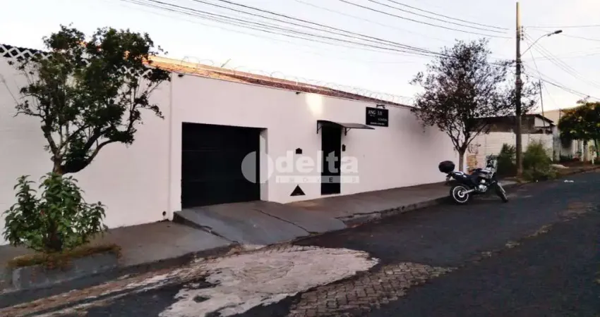 Casa com 3 quartos à venda no Tubalina, Uberlândia 