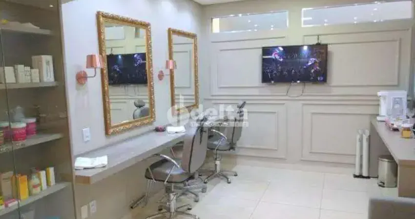 Casa comercial disponível para venda no bairro centro em uberlândia-mg