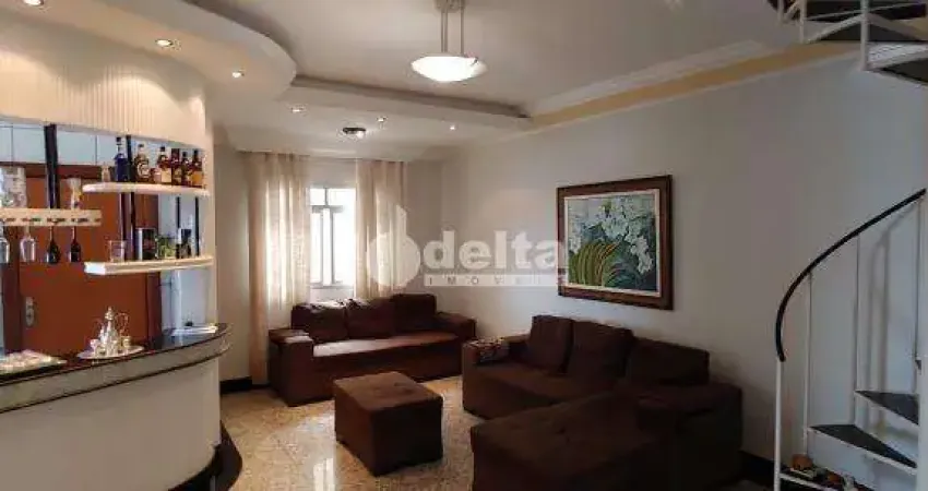 Prédio disponível para venda no bairro Custódio Pereira em Uberlândia-MG
