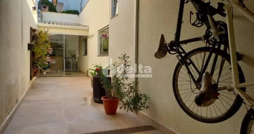 Casa residencial disponível para venda no bairro cidade jardim em uberlândia-mg