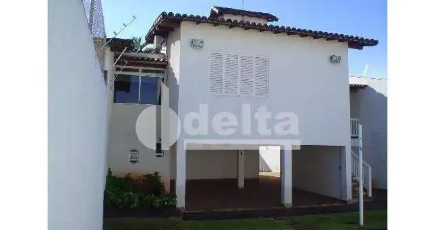Casa com 4 quartos à venda no Centro, Uberlândia 