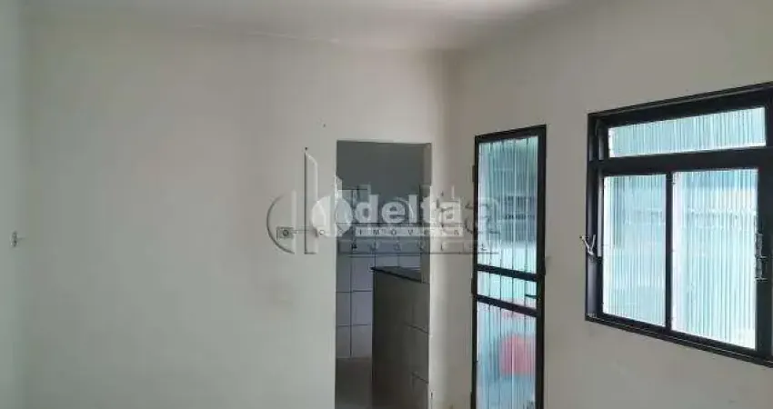 Casa comercial disponível para venda no bairro brasil em uberlândia-mg