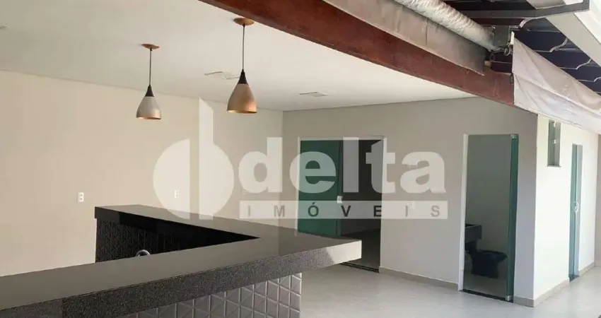 Casa residencial com 3 quartos, sendo 1 suíte disponível para locação e venda no bairro santa mônica em uberlândia-mg
