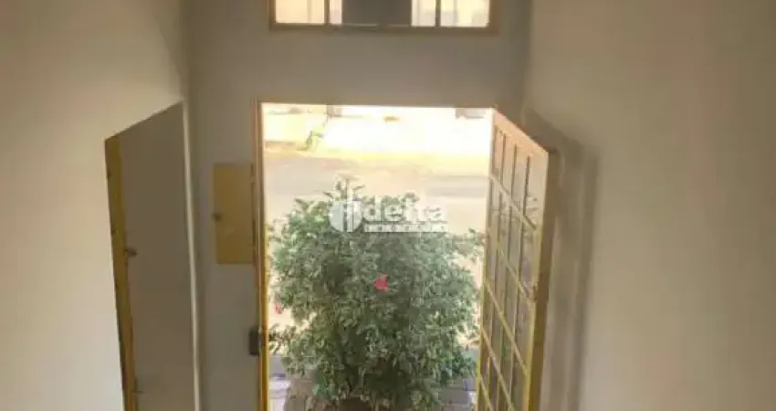 Sobrado e cômodo disponível para venda no bairro segismundo pereira em uberlândia-mg