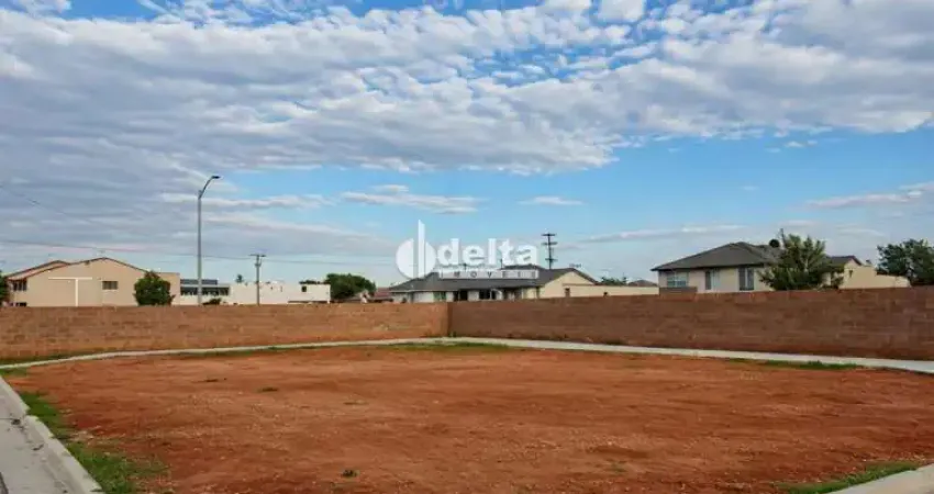 Área com 784m² disponível para Venda no bairro Lagoinha em Uberlândia-MG