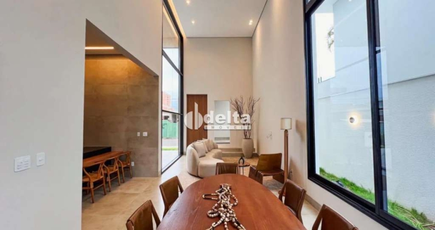Casa no condomínio Splendido disponível para venda em Uberlândia-MG