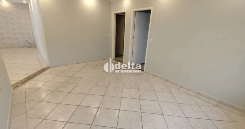Casa disponível para locação e venda  no bairro Cidade Jardim em Uberlândia-MG