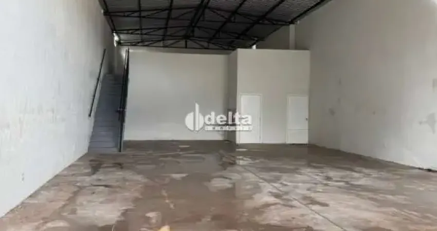 Galpão disponível no bairro Tabajaras em Uberlândia-MG