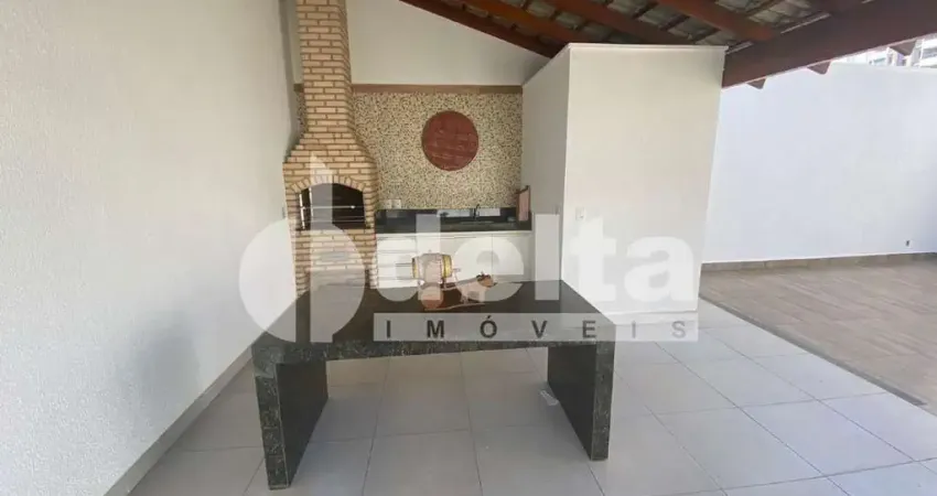 Casa residencial com 3 quartos sendo 1 suíte disponível para locação no bairro novo mundo em uberlândia - mg.