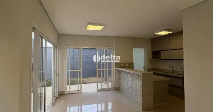 Casa residencial em condomínio com 3 suítes disponível para venda no bairro granja marileusa em uberlândia - mg.