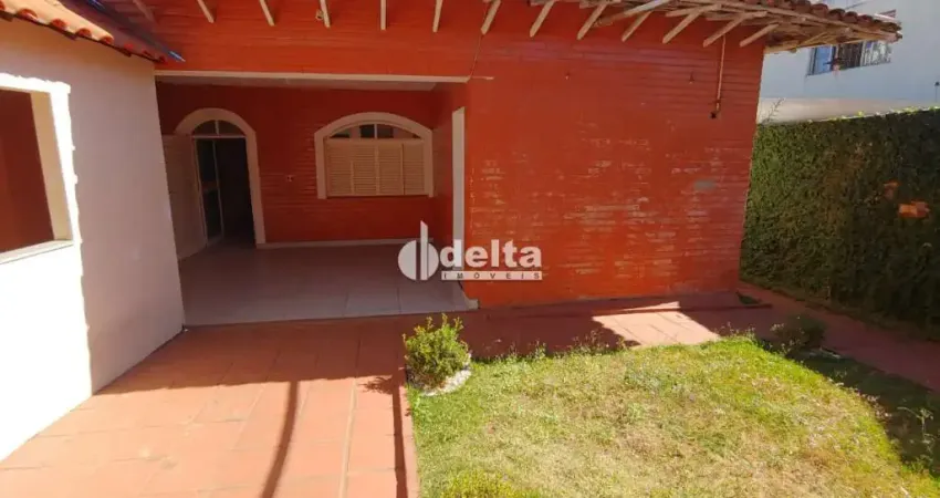 Casa disponível para venda no bairro Saraiva em Uberlândia-MG