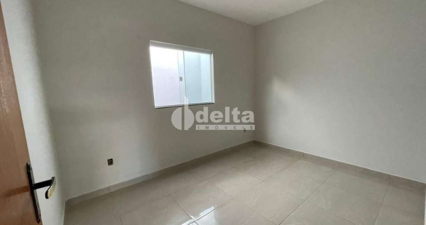 Casa residencial disponível para venda no bairro Jardim Sucupira em Uberlândia-MG