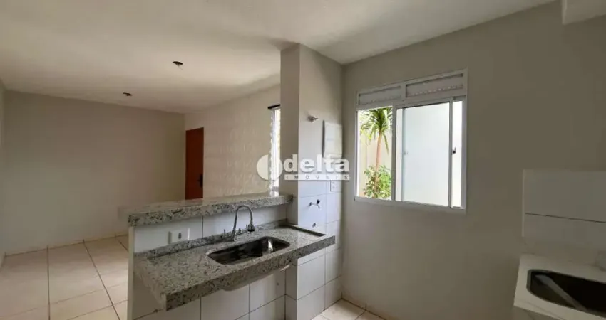 Apartamento térreo disponível para venda de 2/4 no bairro Jardim Holanda em Uberlândia-MG