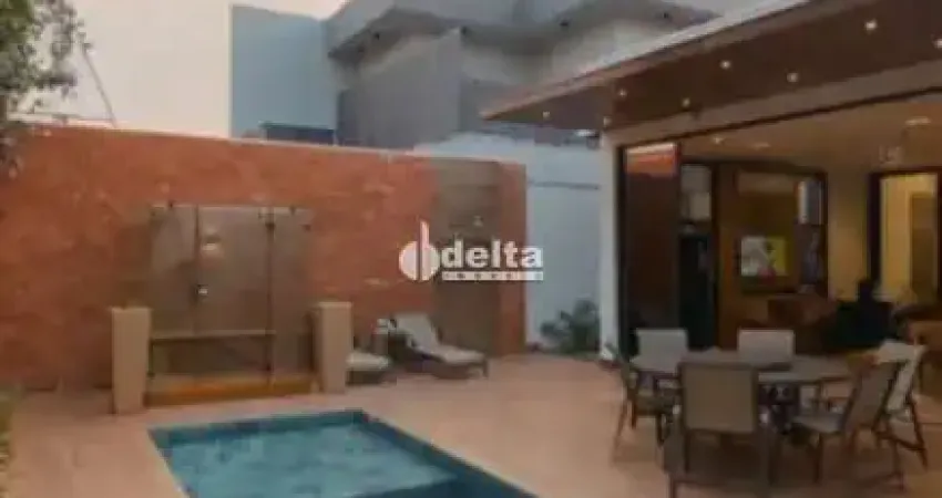 Casa em condomínio disponível para locação e venda no bairro Granja Marileusa em Uberlândia-MG