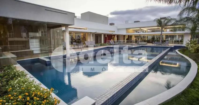 Casa residencial sobrado em condomínio fechado com 3 suítes disponível para locação e venda no bairro granja marileusa-mg.