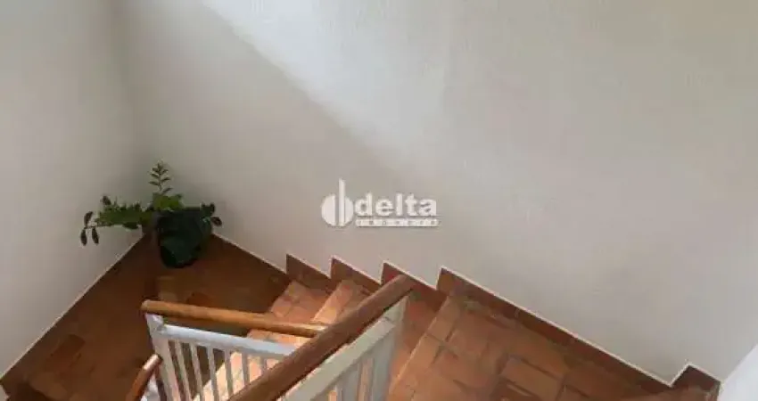 Casa no condomínio morada do sol disponível para venda em uberlândia-mg