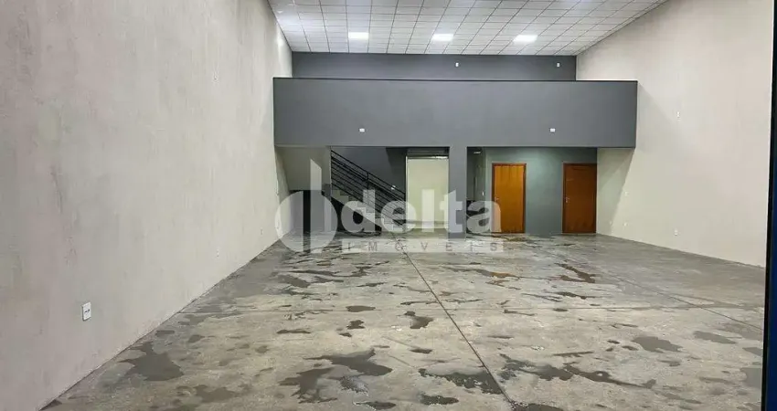 Galpão disponível para locação e venda no bairro Monte Hebron em Uberlândia-MG