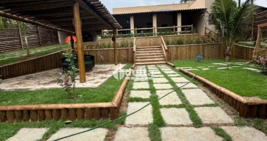 Chácara disponível para venda no bairro Conjunto Alvorada em Uberlândia-MG
