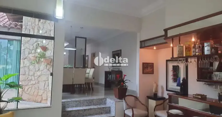 Casa disponível para venda no bairro Cidade Jardim em Uberlândia MG